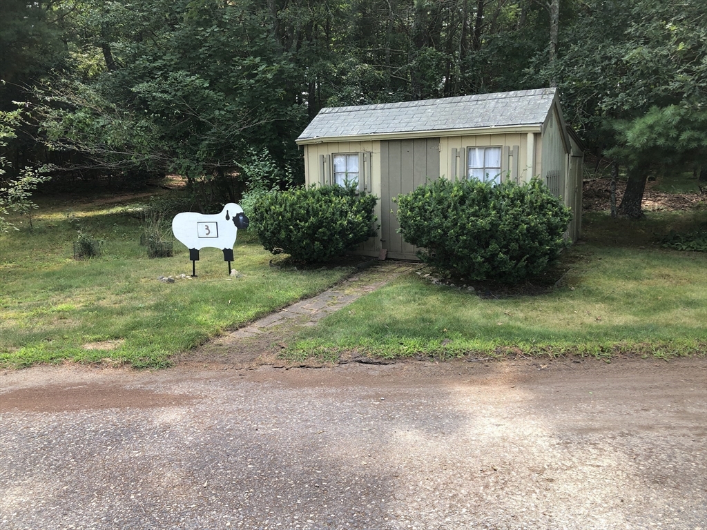 3 Narragansett Dr