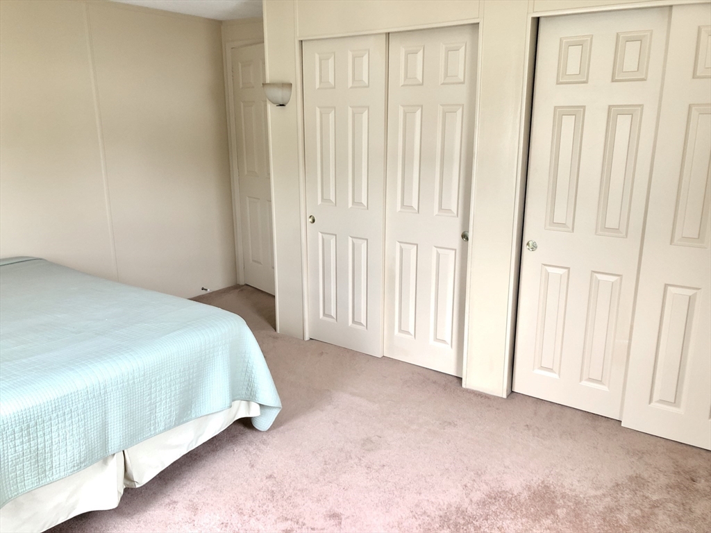 3 Narragansett Dr