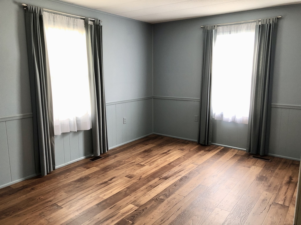3 Narragansett Dr