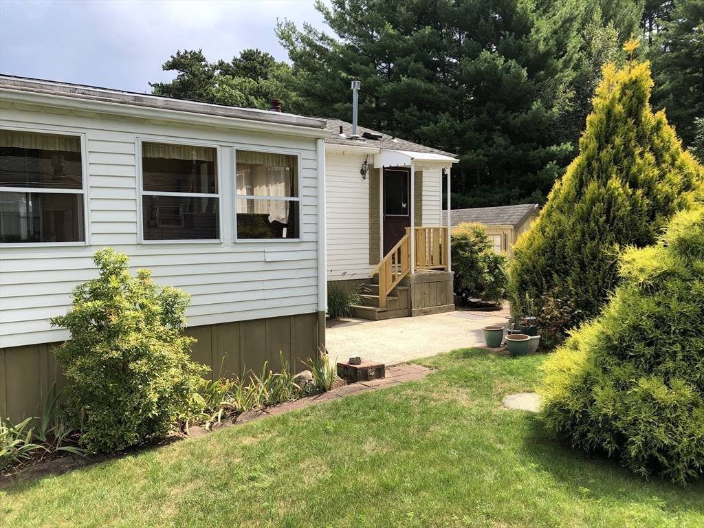 3 Narragansett Dr