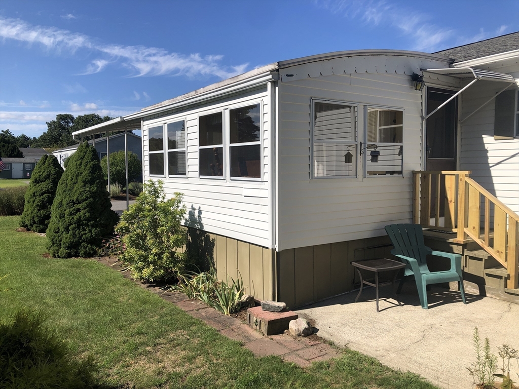 3 Narragansett Dr