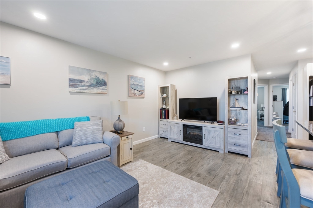 27 Ocean Walk Dr # 106