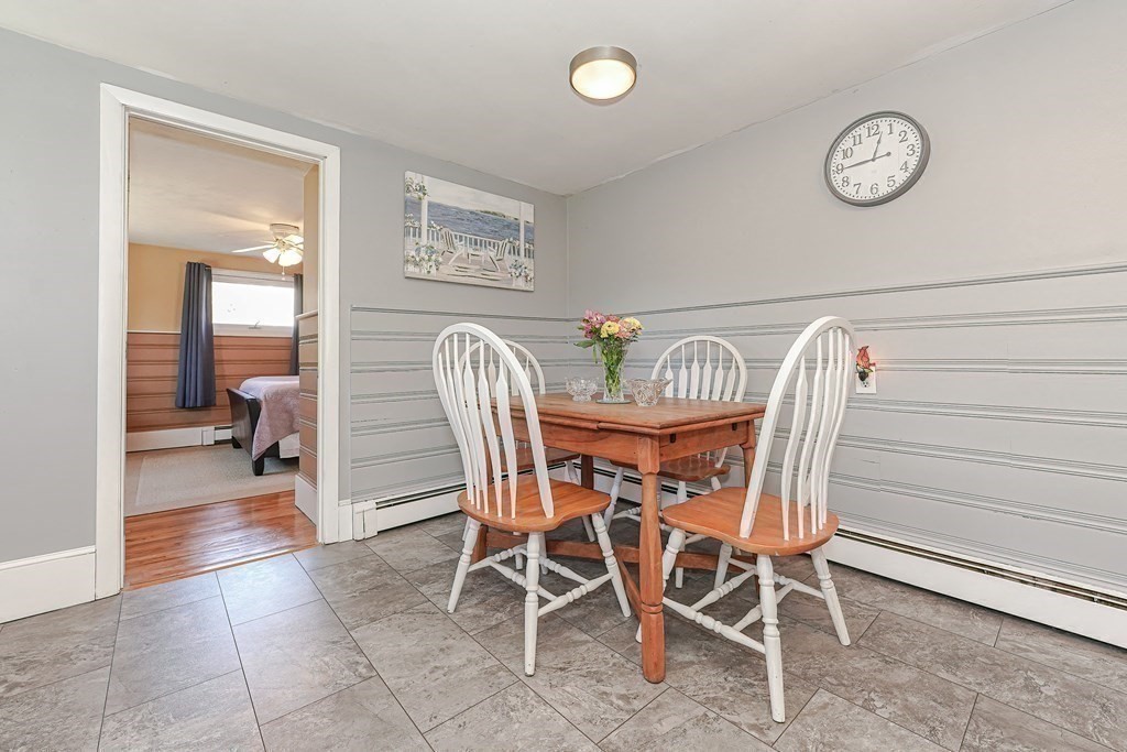 22 Riverside Dr