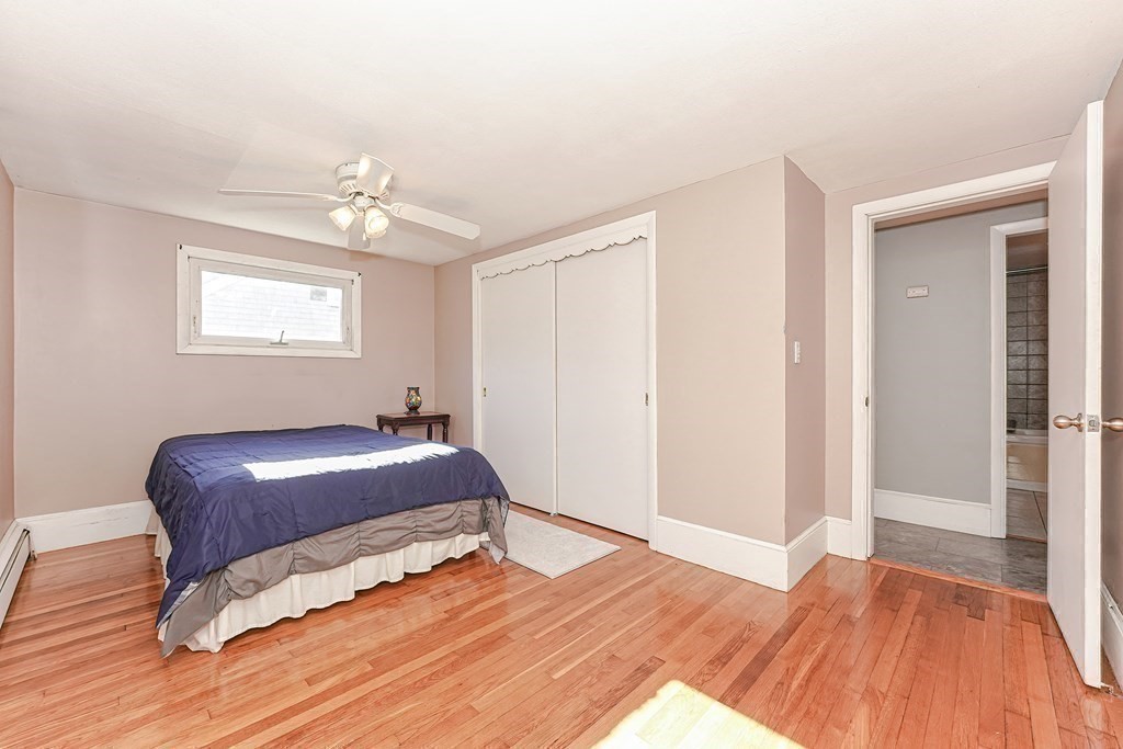 22 Riverside Dr