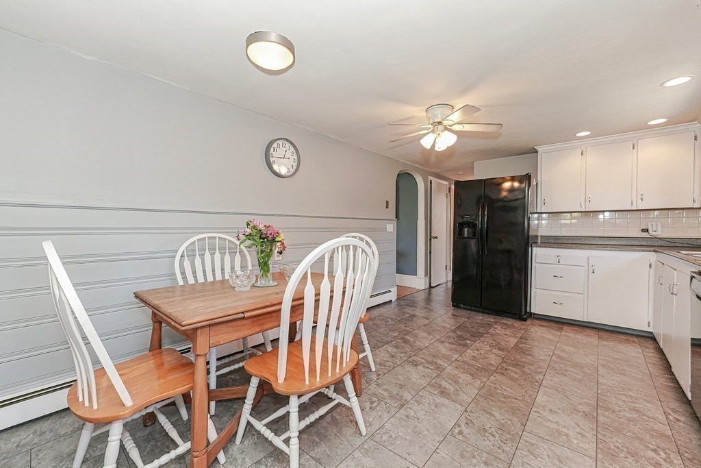 22 Riverside Dr