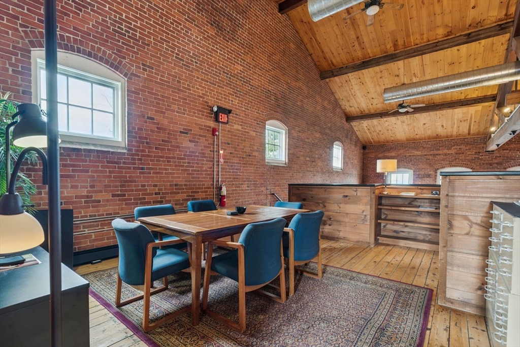 26 Howland St