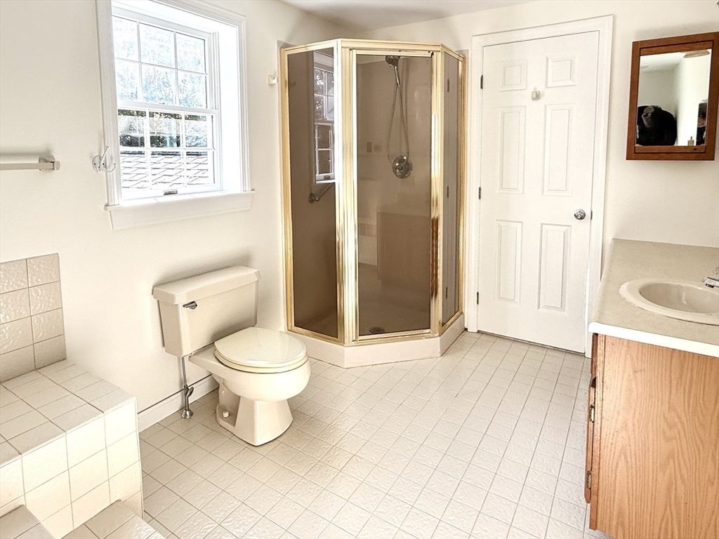 1 Pine Tree Dr