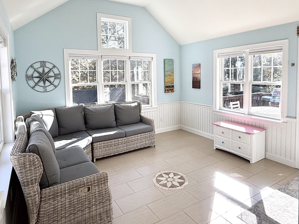 54 Overlook Cir