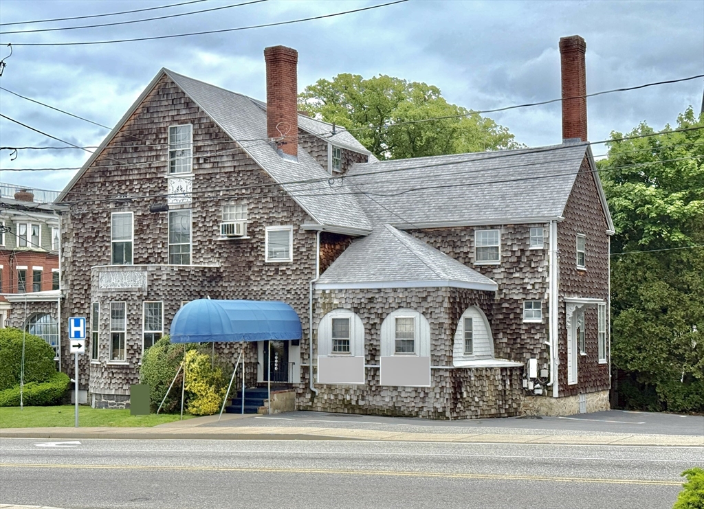 100 Court St