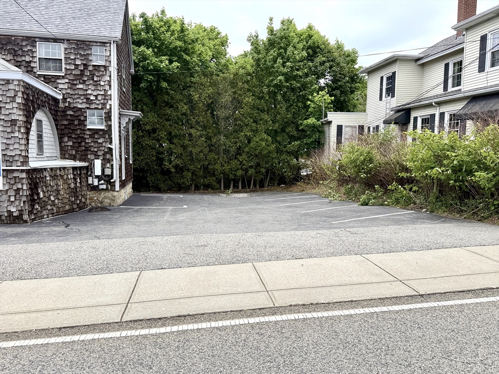 100 Court St