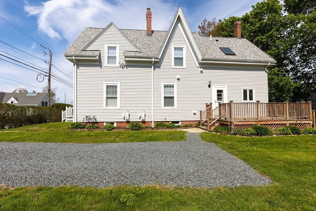 17 Lothrop St