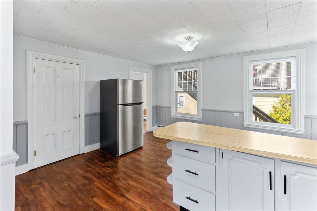 17 Lothrop St