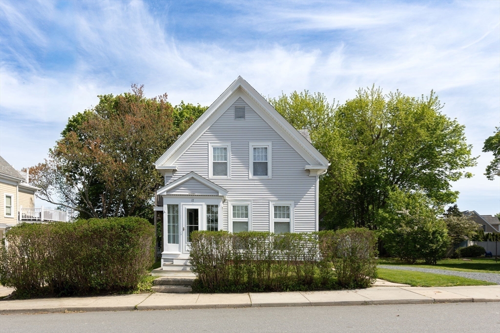 17 Lothrop St
