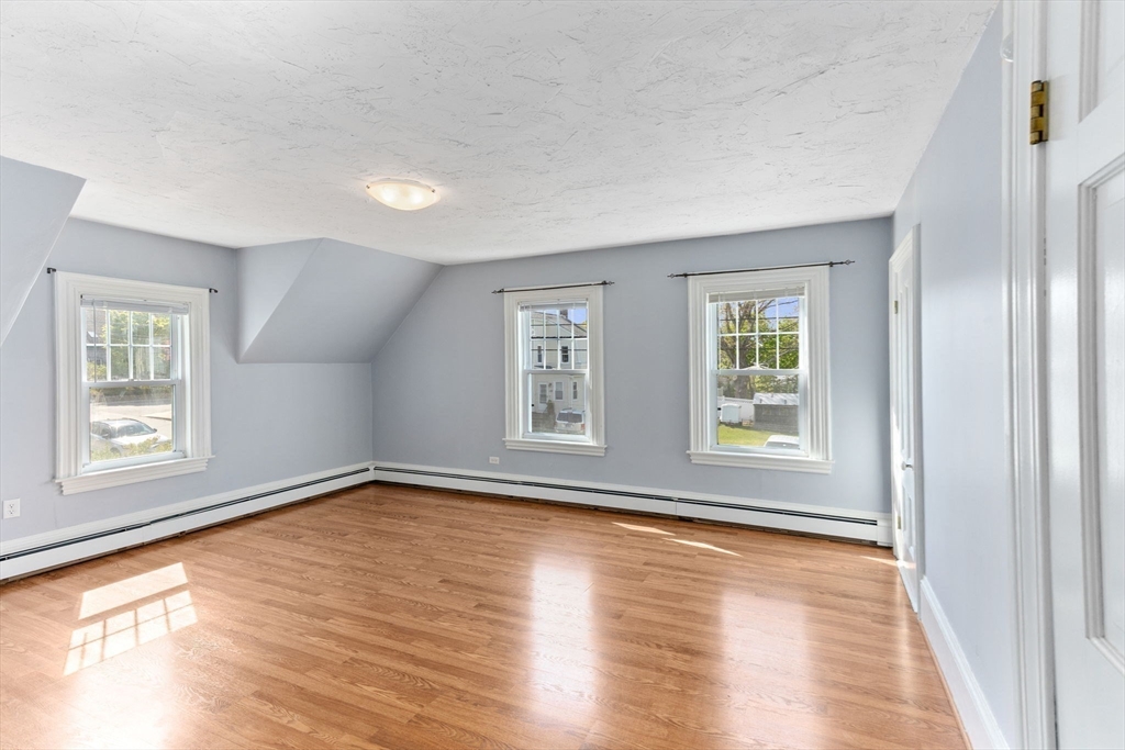 17 Lothrop St