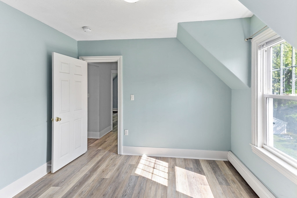 17 Lothrop St