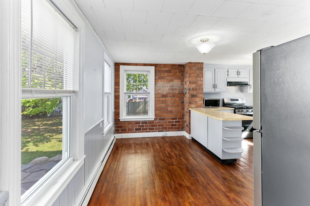 17 Lothrop St