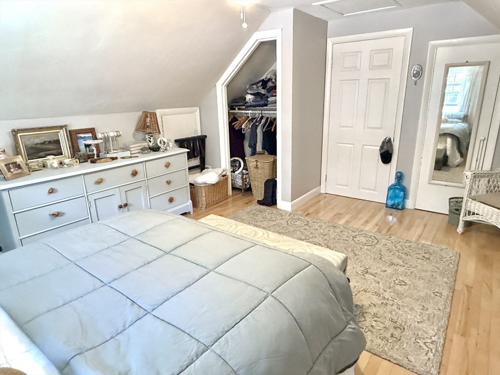 9 Warrendale Rd