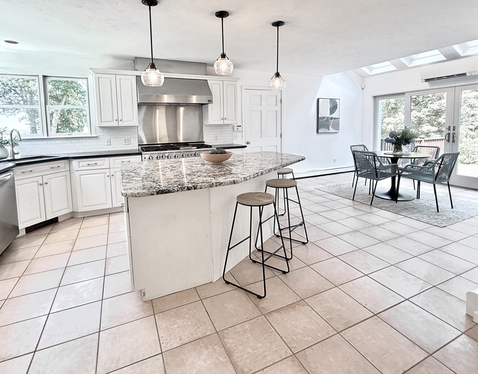 60R Sandwich Rd