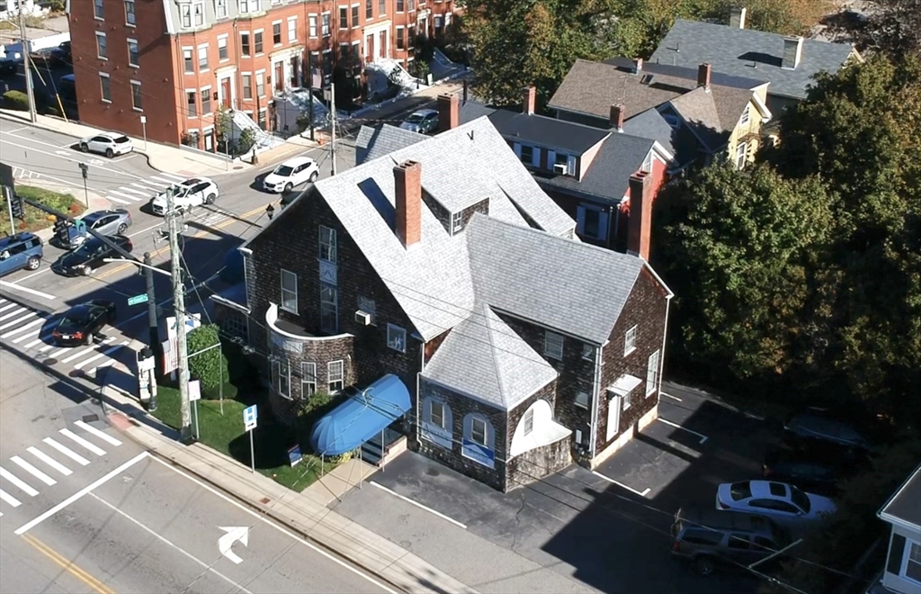 100 Court St
