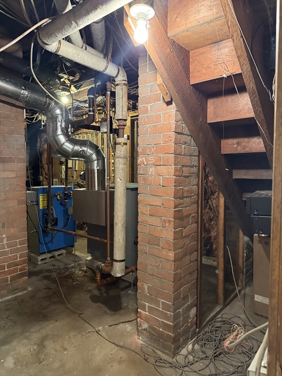 100 Court St