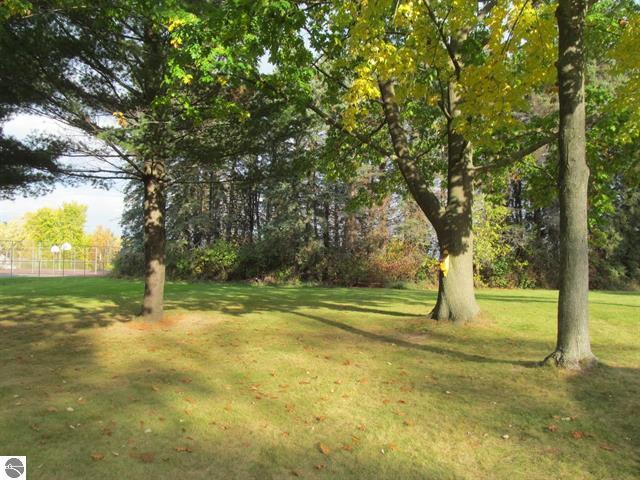 207 S Pine Street, McBain