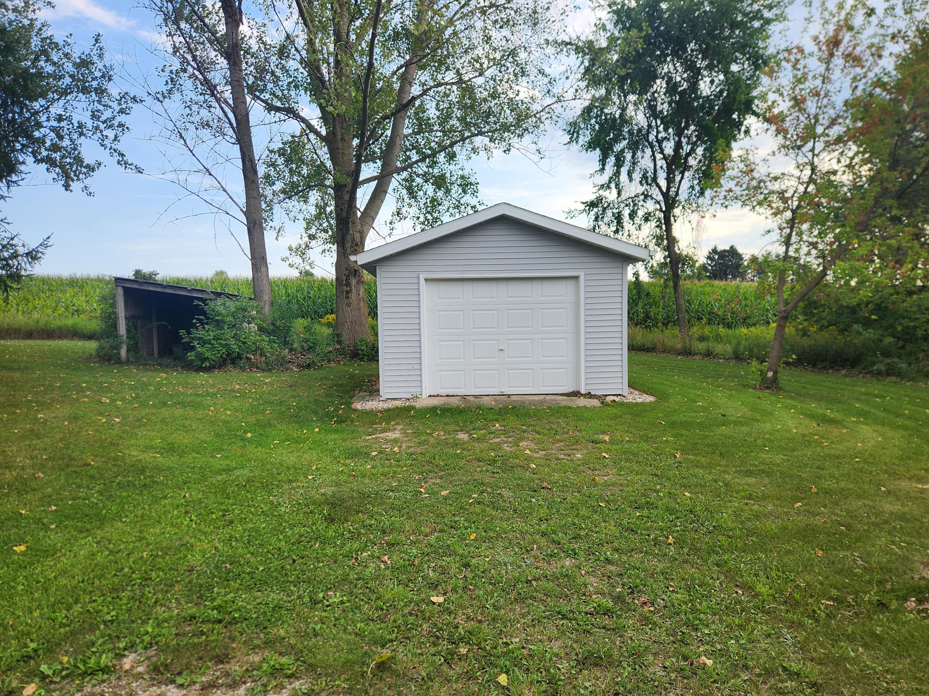 5464 S Maple Island Rd. Road