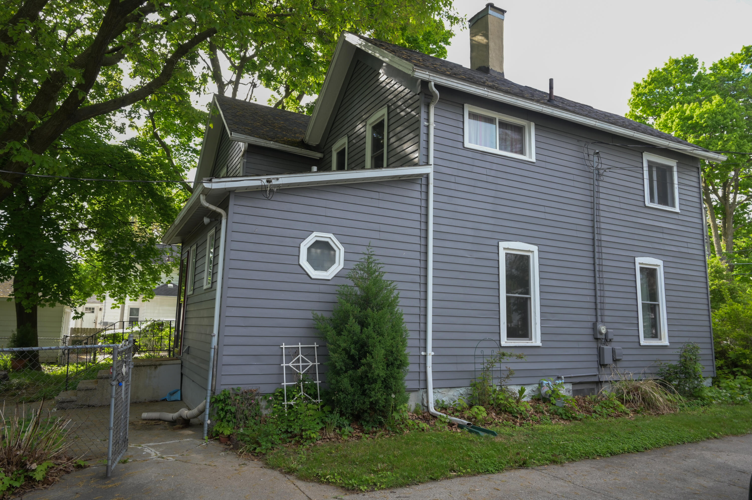 244 E Pearl Street