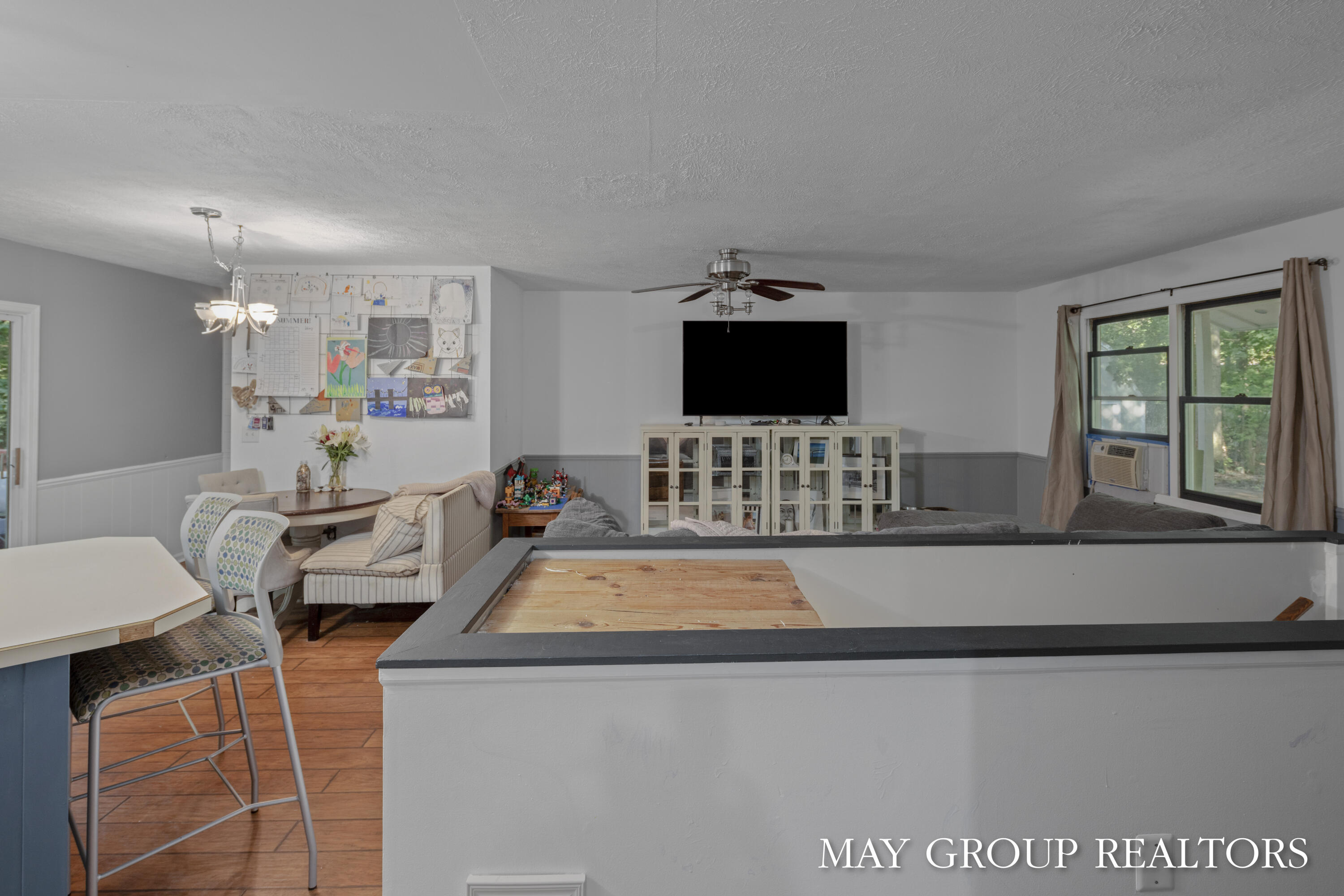 4240 Knapp Street NE