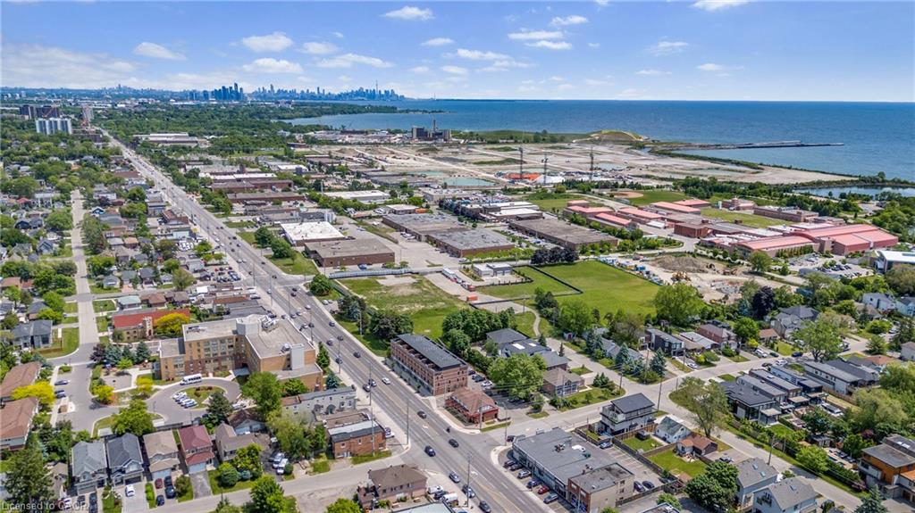 206-760 Lakeshore Road E Unit: 206