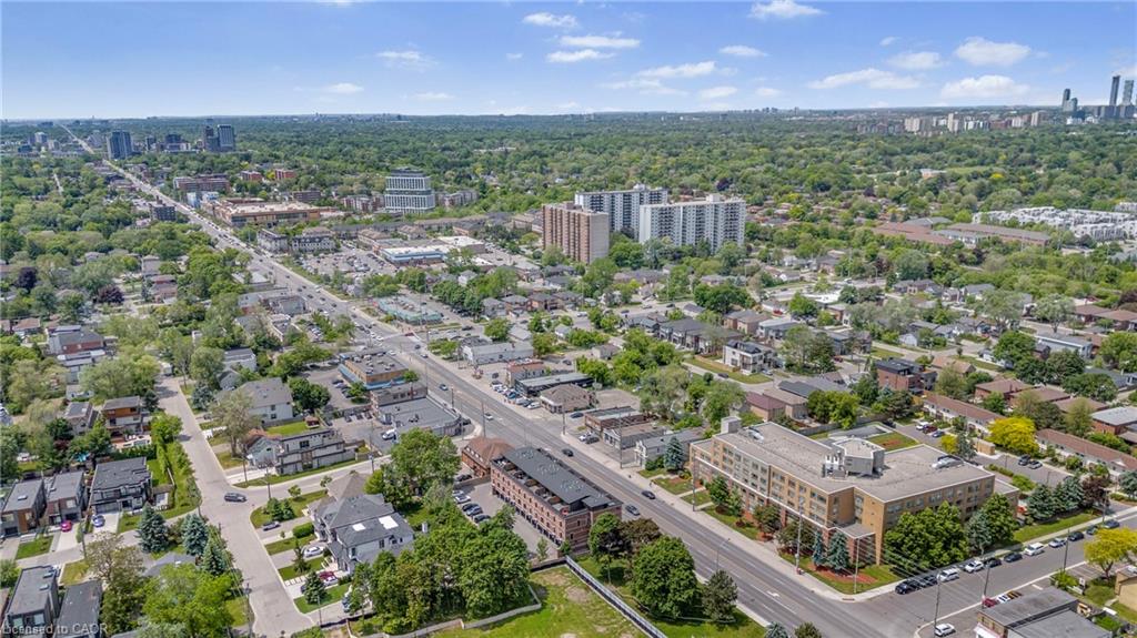 206-760 Lakeshore Road E Unit: 206