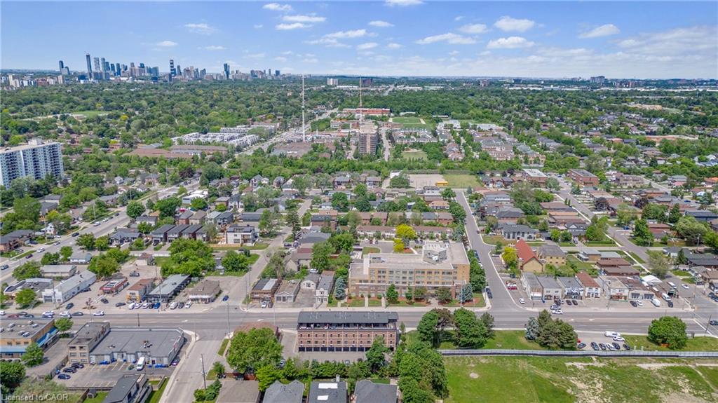 206-760 Lakeshore Road E Unit: 206
