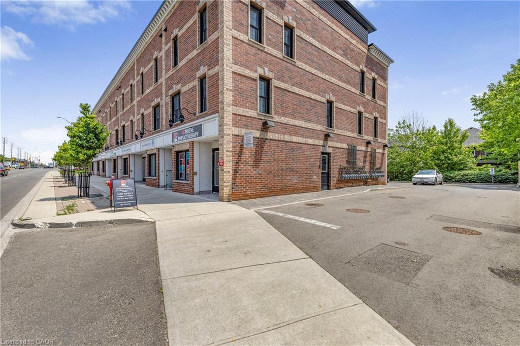 206-760 Lakeshore Road E Unit: 206