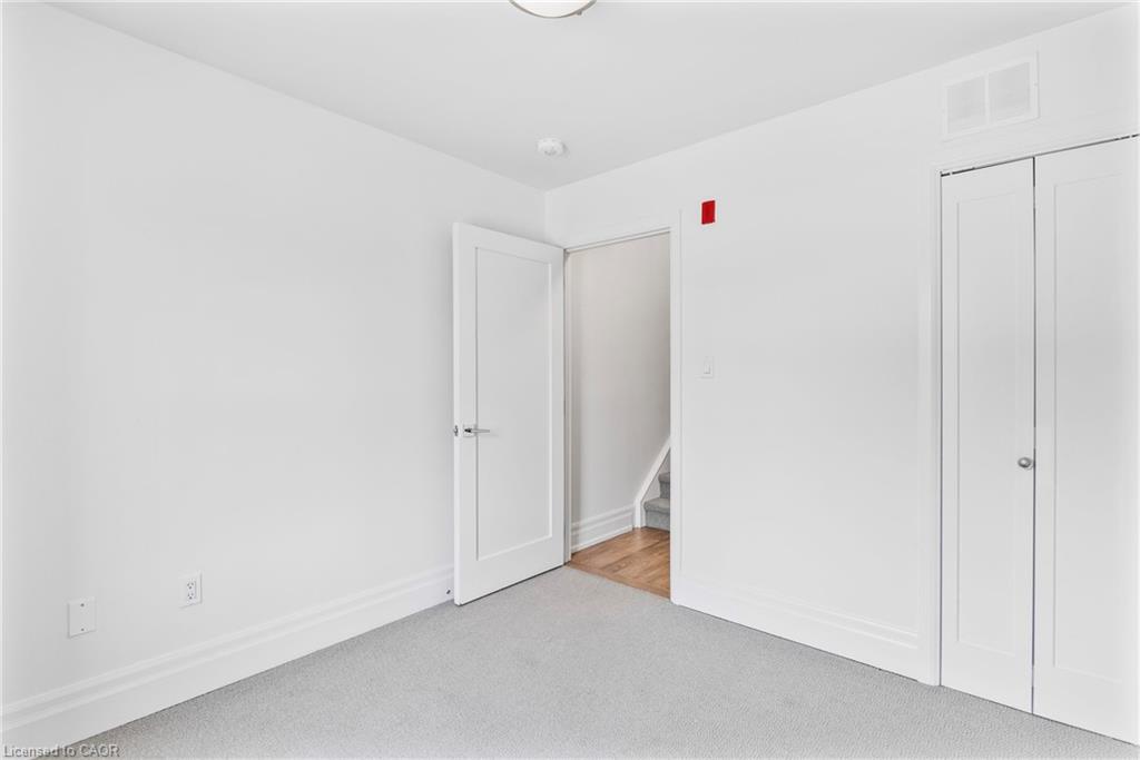 206-760 Lakeshore Road E Unit: 206
