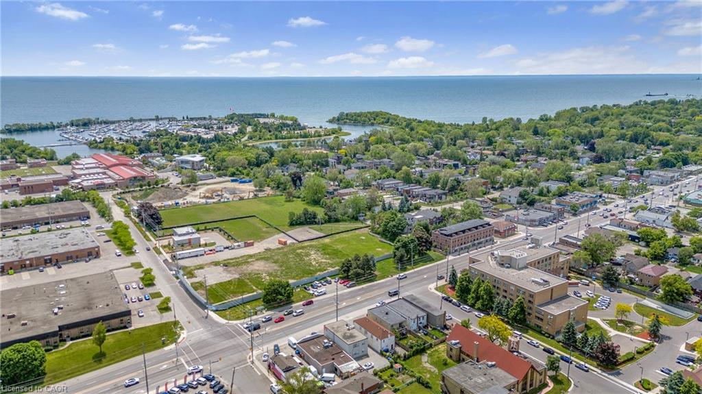 206-760 Lakeshore Road E Unit: 206