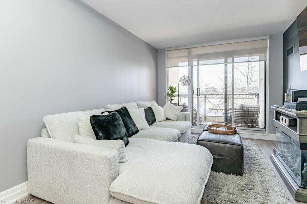 209-2391 Central Park Drive Unit: 209