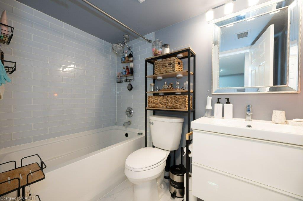 209-2391 Central Park Drive Unit: 209