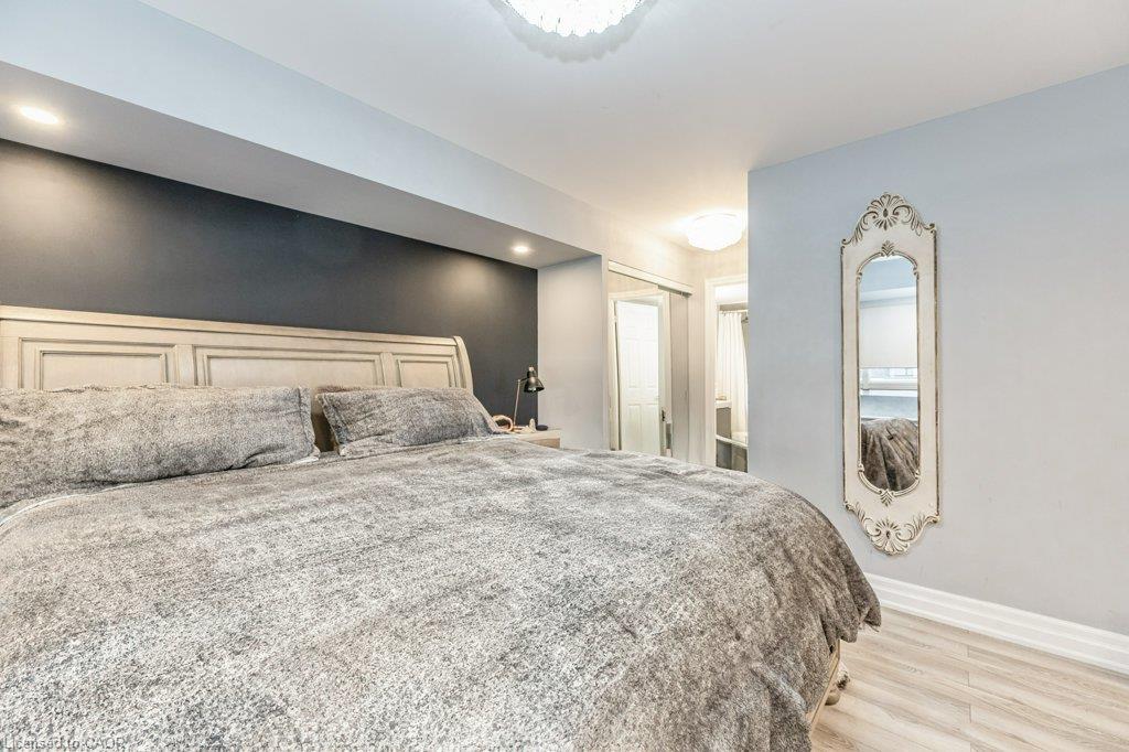 209-2391 Central Park Drive Unit: 209