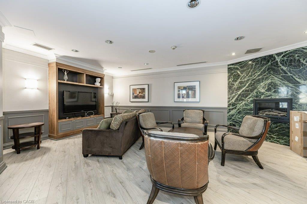 209-2391 Central Park Drive Unit: 209