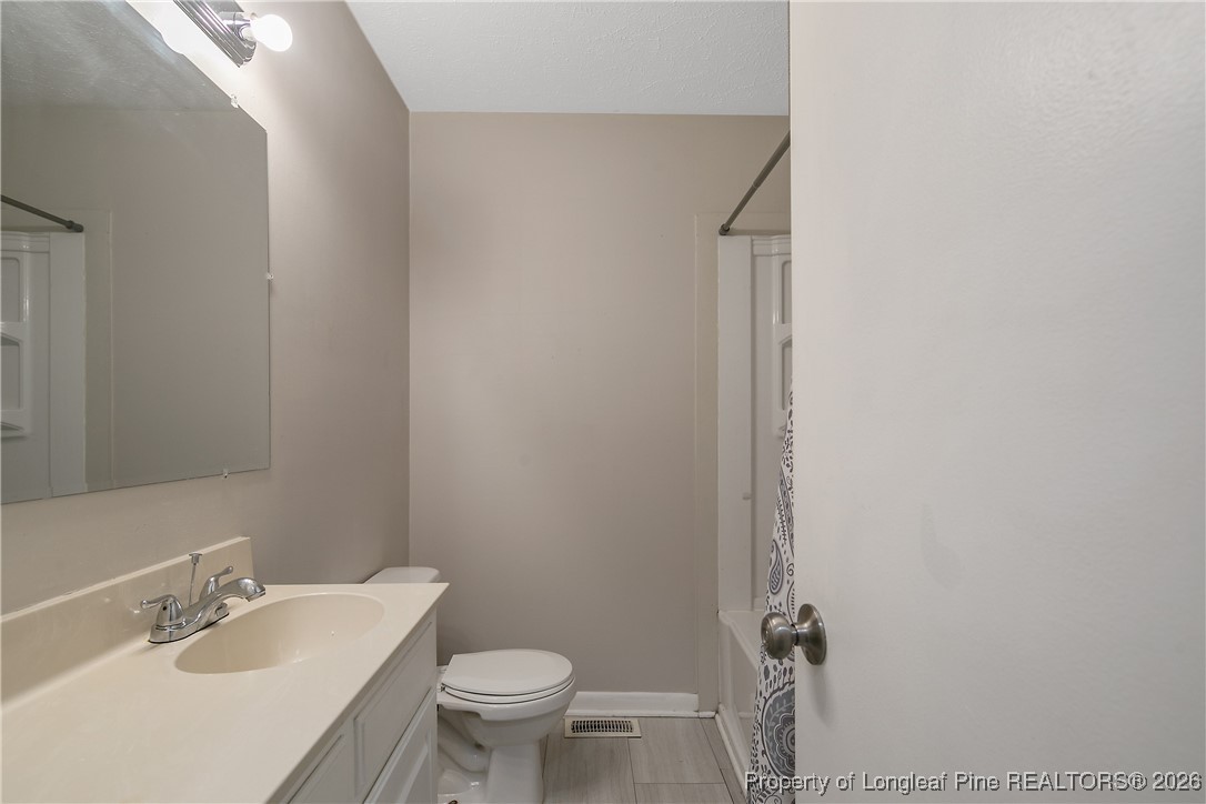 4914 Pinewood Drive