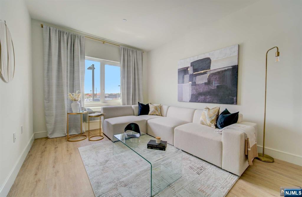 15 S Dean Street 304