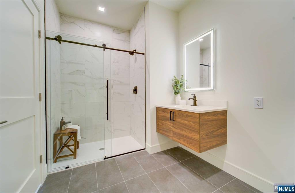 15 S Dean Street 304