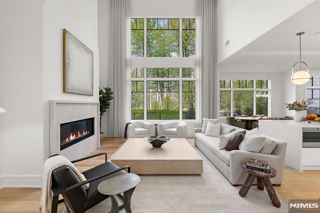 16 Stone Bridge Court