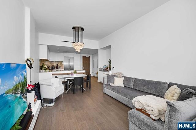 320 Adolphus Avenue 504