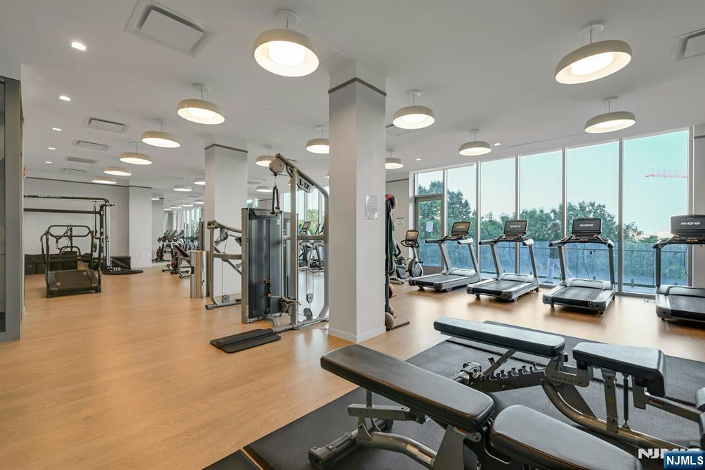 320 Adolphus Avenue 504