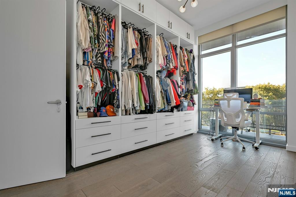 320 Adolphus Avenue 504