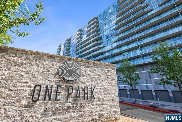 320 Adolphus Avenue 408