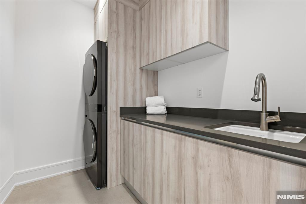 23 Stone Bridge Court