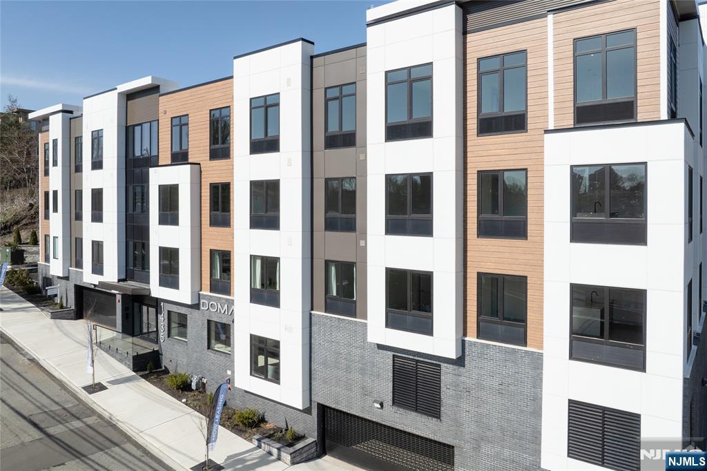 1435 10th Street 208