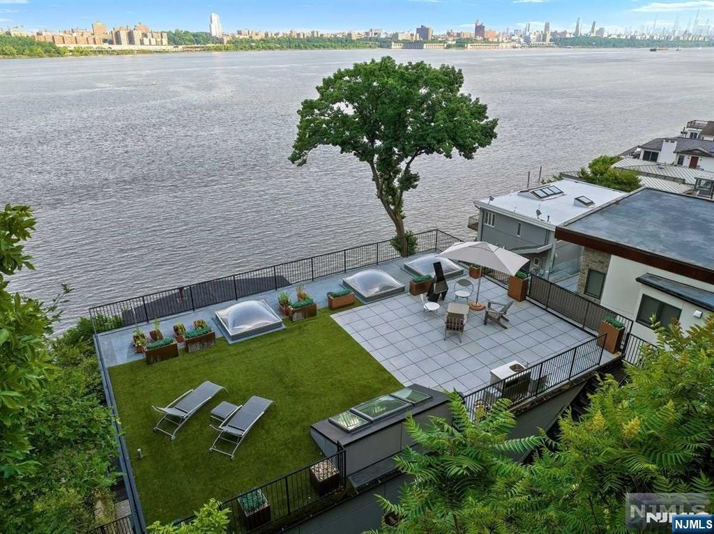 34 Shore Road