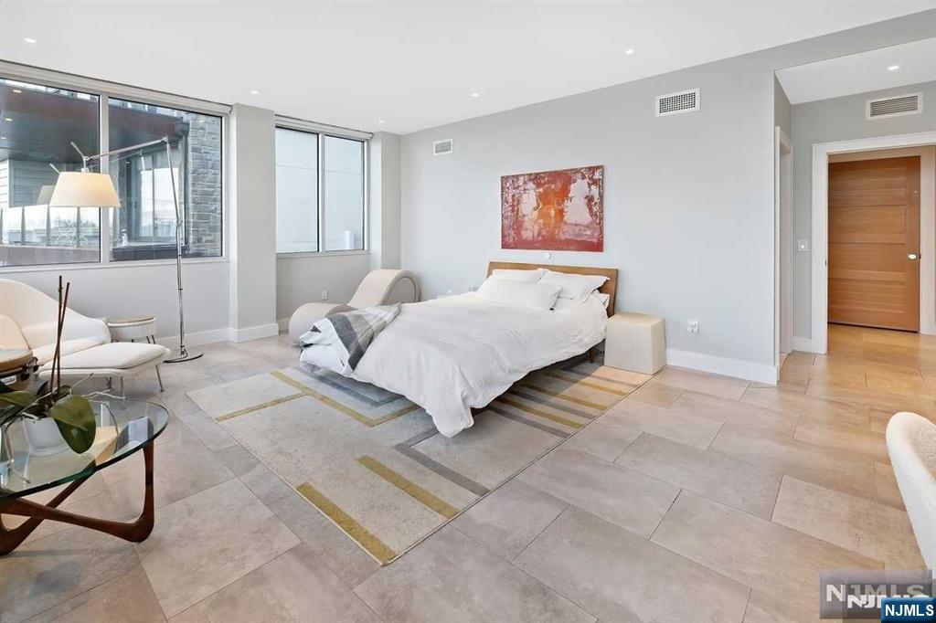 34 Shore Road